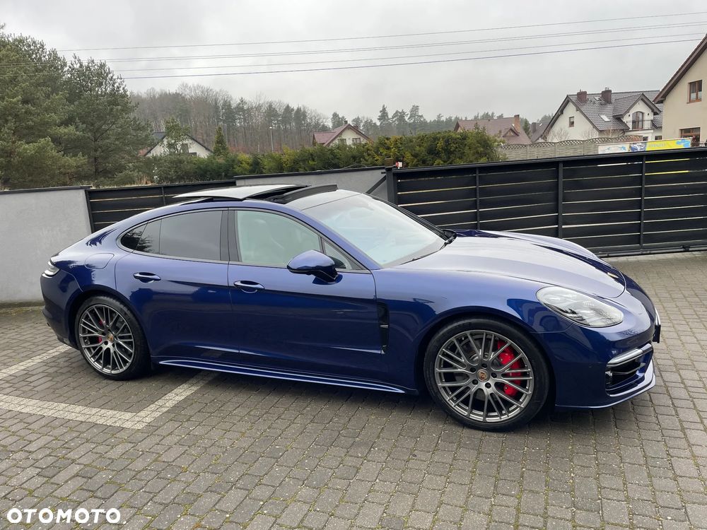 Porsche Panamera - 1