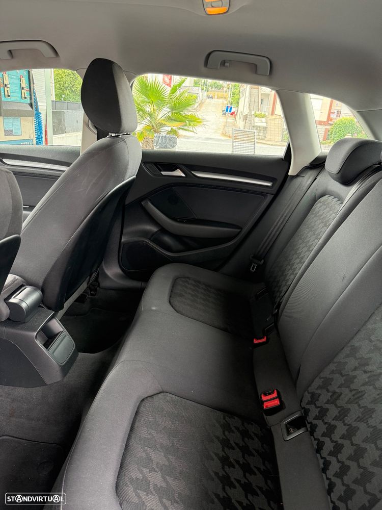 Audi A3 Sportback 1.6 TDI - 6