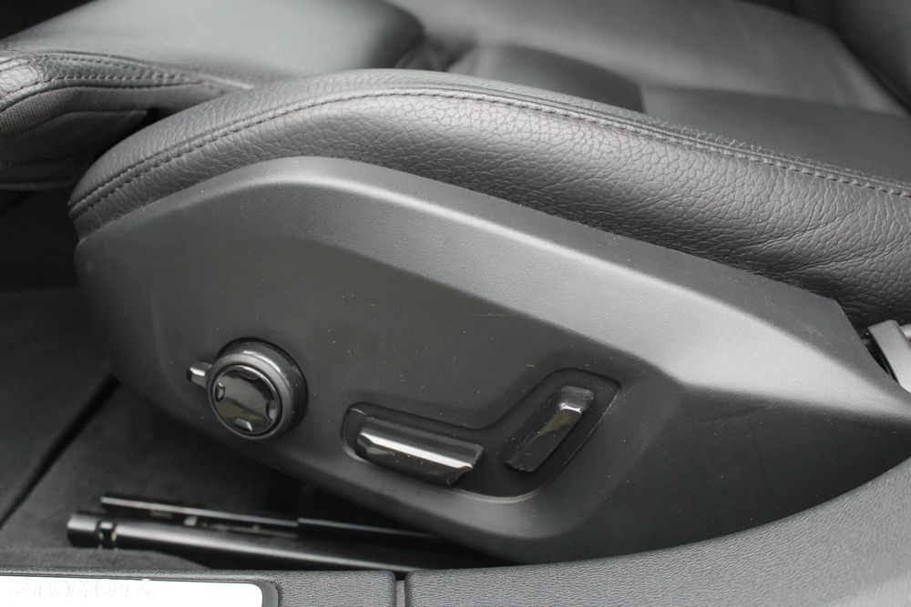 Volvo V60 Cross Country B4 D AWD Geartronic - 31