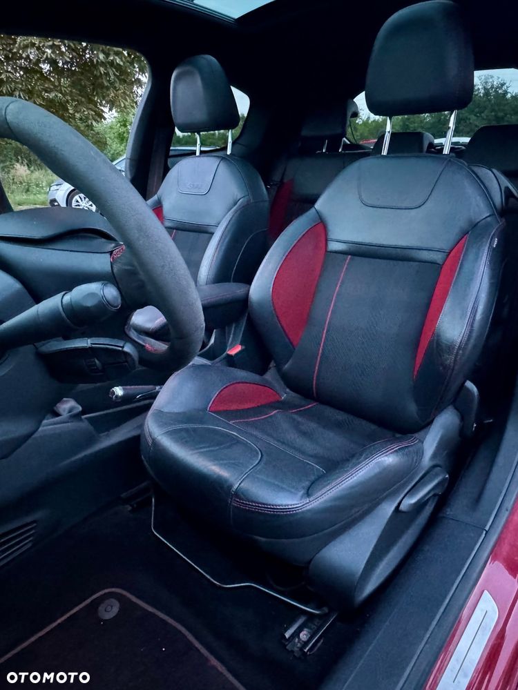 Peugeot 208 GTI 200 THP - 13