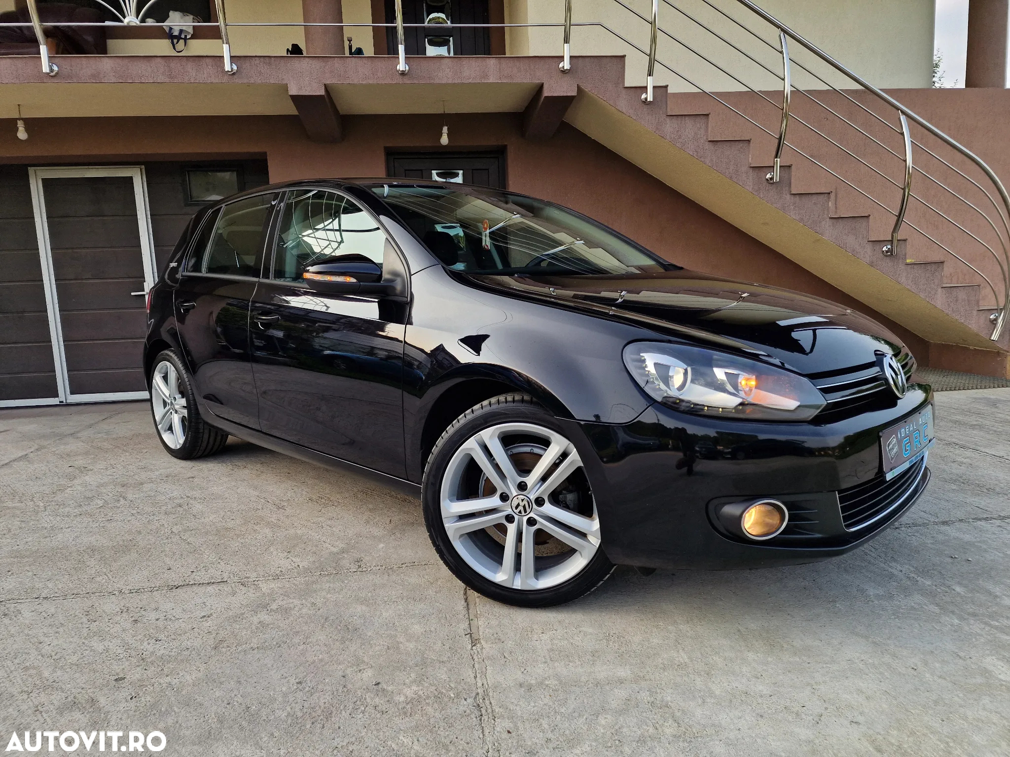 Volkswagen Golf - 6