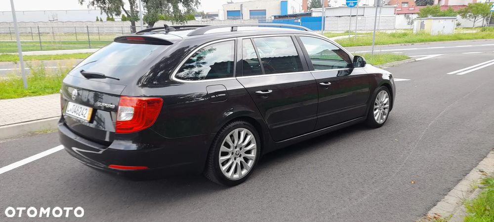 Skoda Superb 2.0 TDI Exclusive - 2