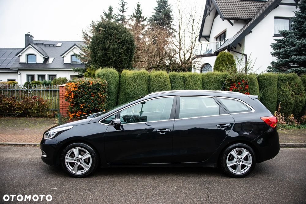 Kia Ceed 1.6 GDI Dream-Team Edition - 11