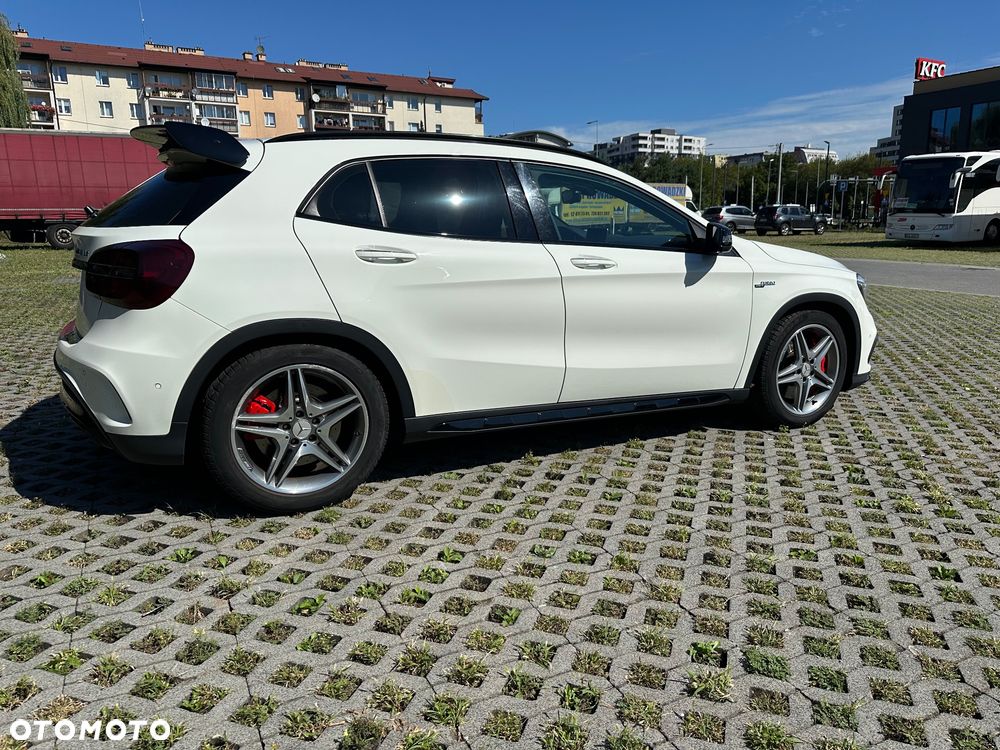 Mercedes-Benz GLA AMG 45 4-Matic - 11