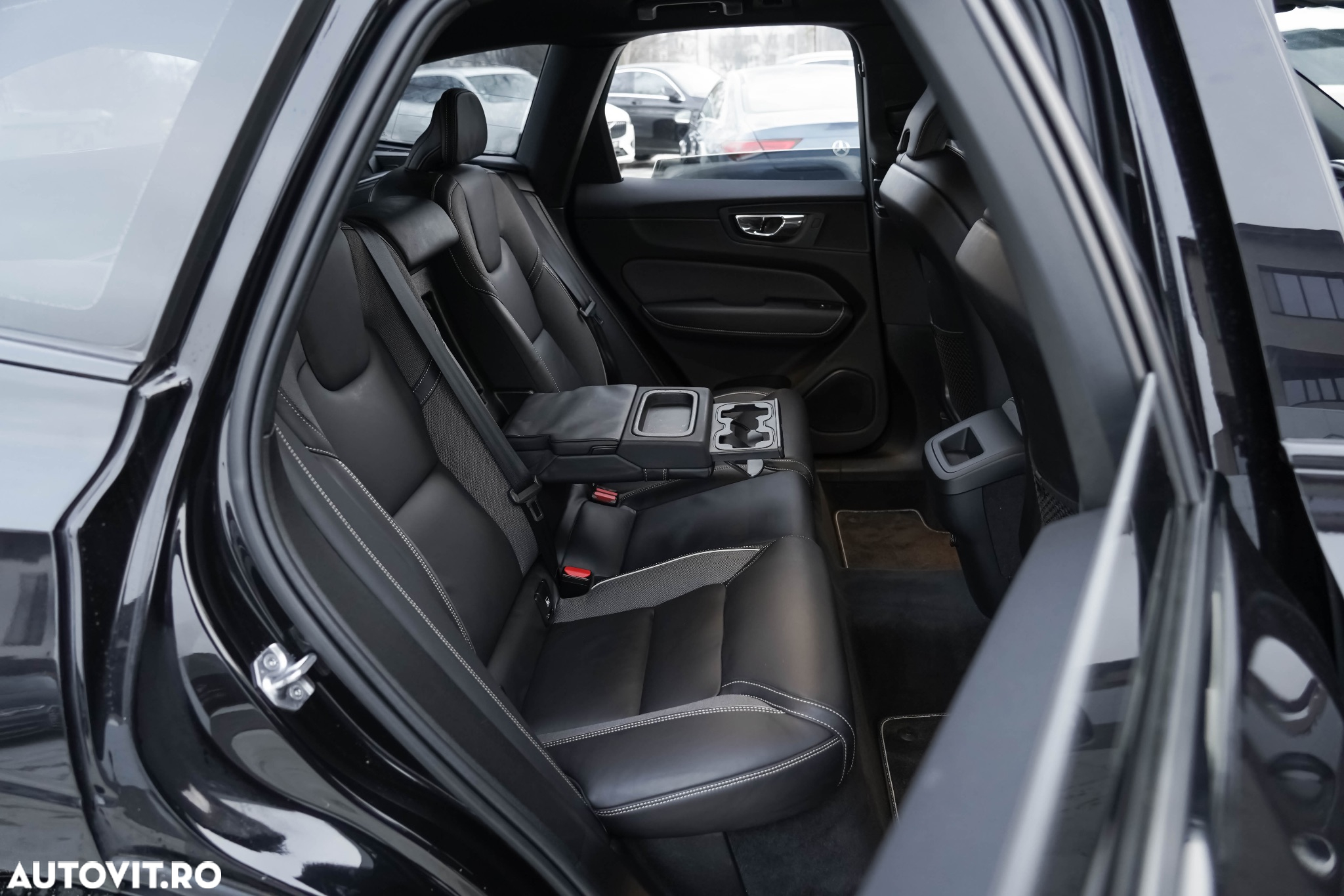 Volvo XC 60 T5 R-Design - 13