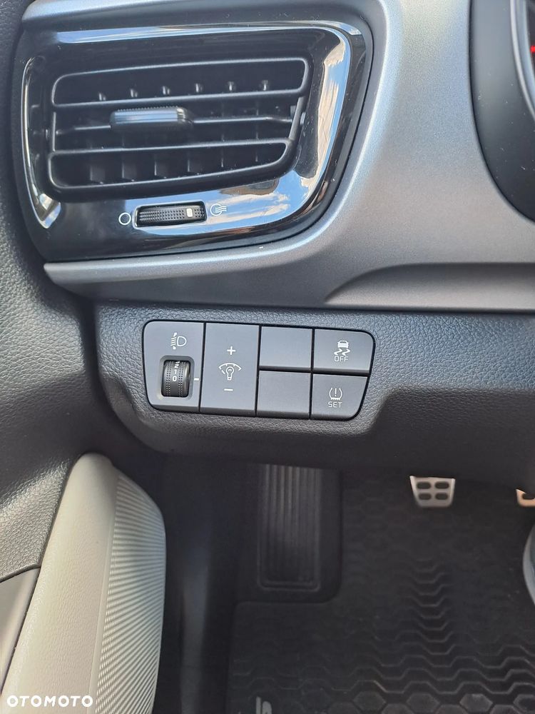 Kia Stonic 1.4 L - 14