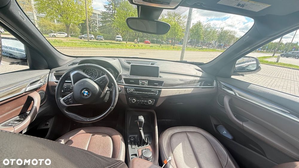 BMW X1 xDrive25i Sport Line sport - 8