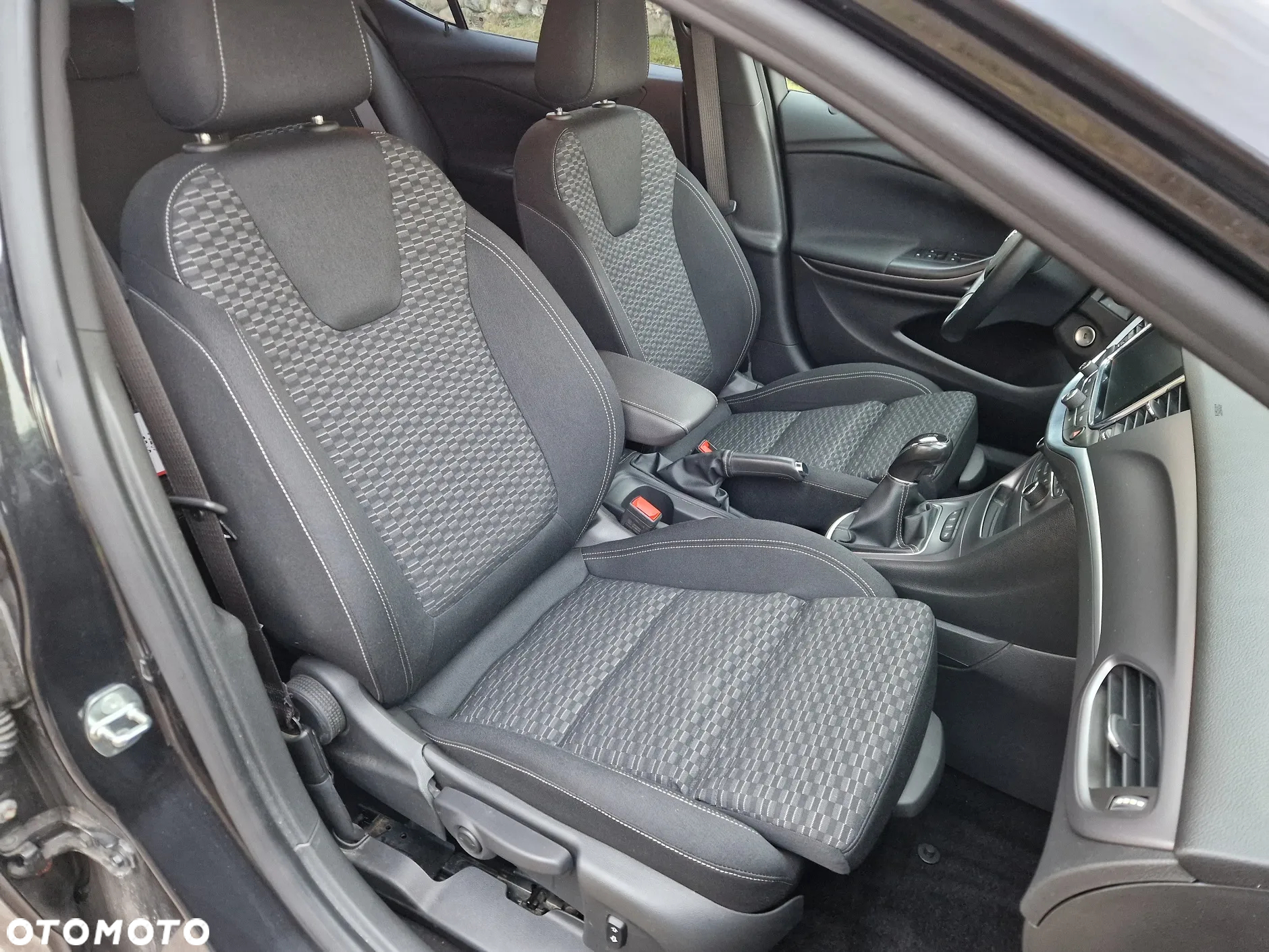 Opel Astra IV 1.6 CDTI Cosmo - 8