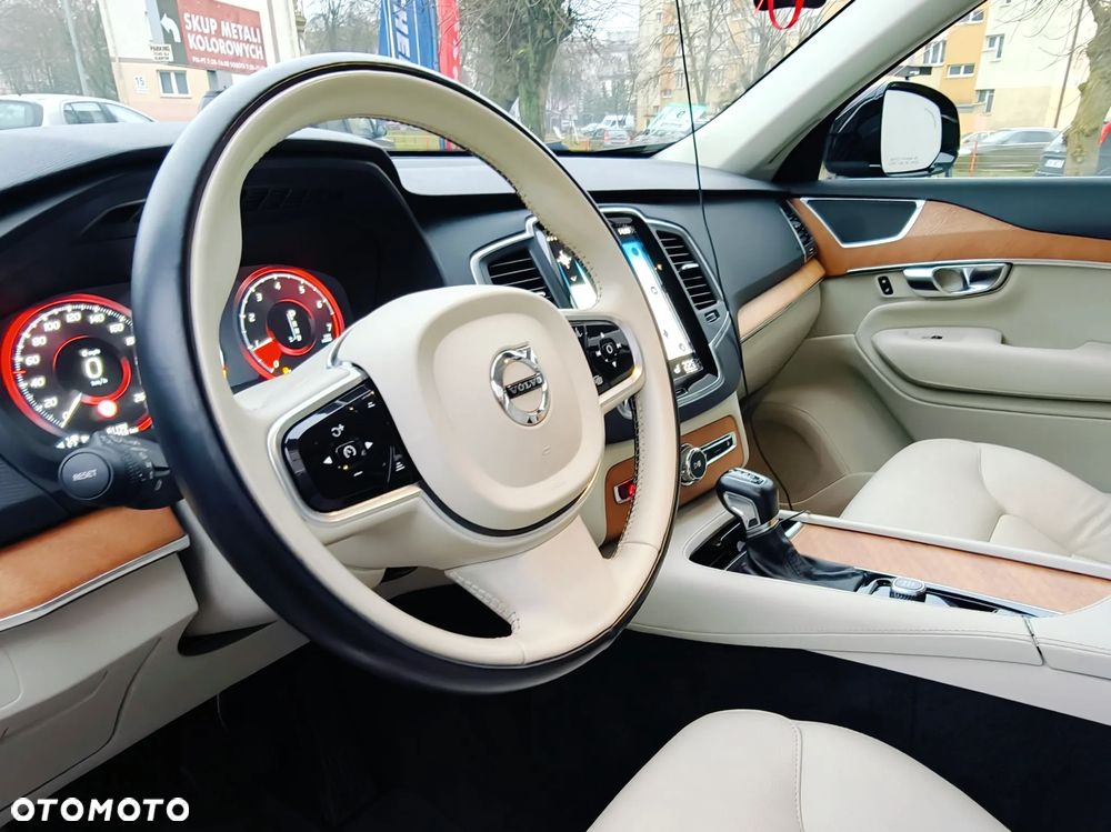 Volvo XC 90 T6 AWD Geartronic Momentum - 22