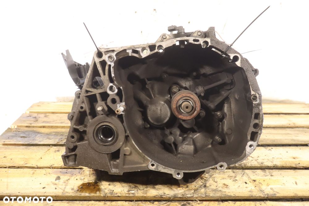 SKRZYNIA BIEGÓW 5 BIEGOWA DACIA DUSTER I LIFT 1.6 CEJR - 1