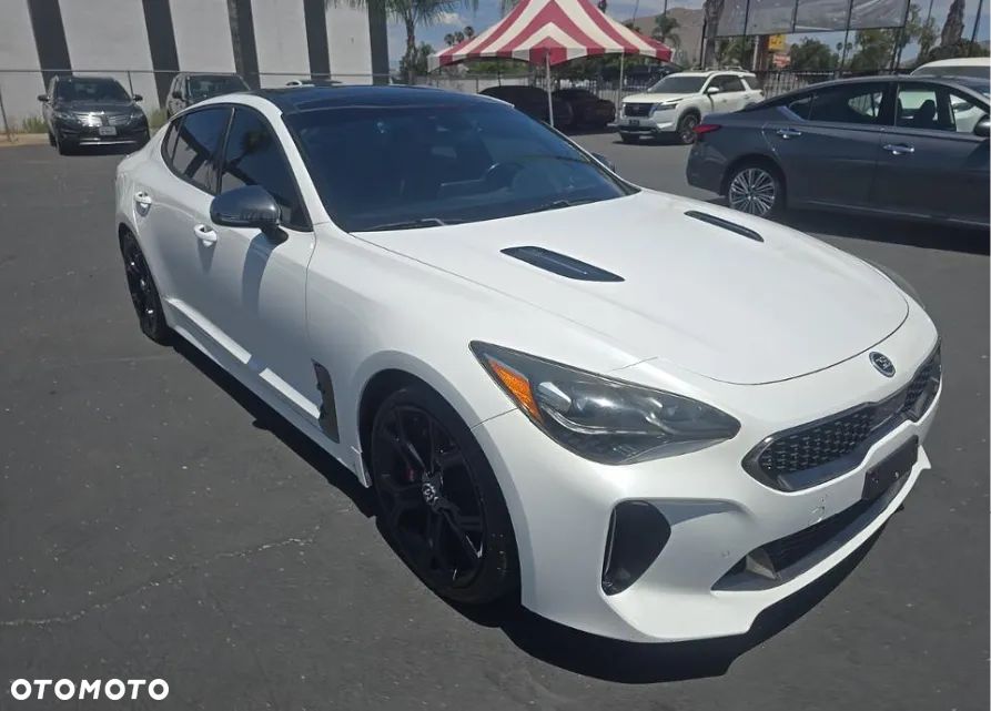 Kia Stinger - 2
