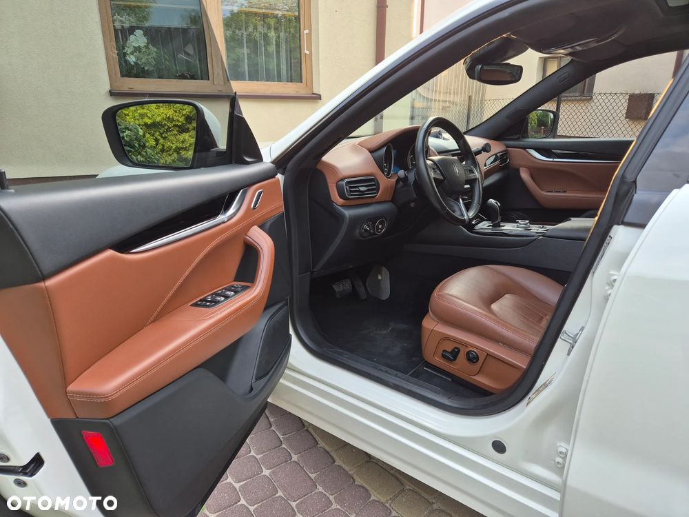 Maserati Levante - 10