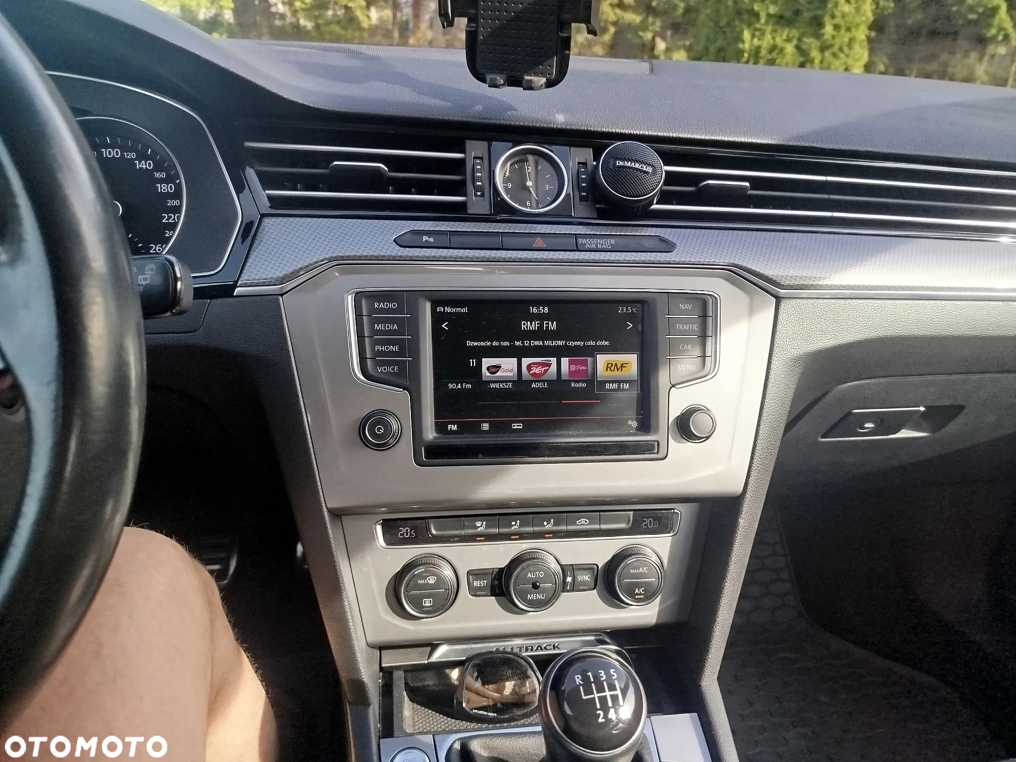 Volkswagen Passat - 14