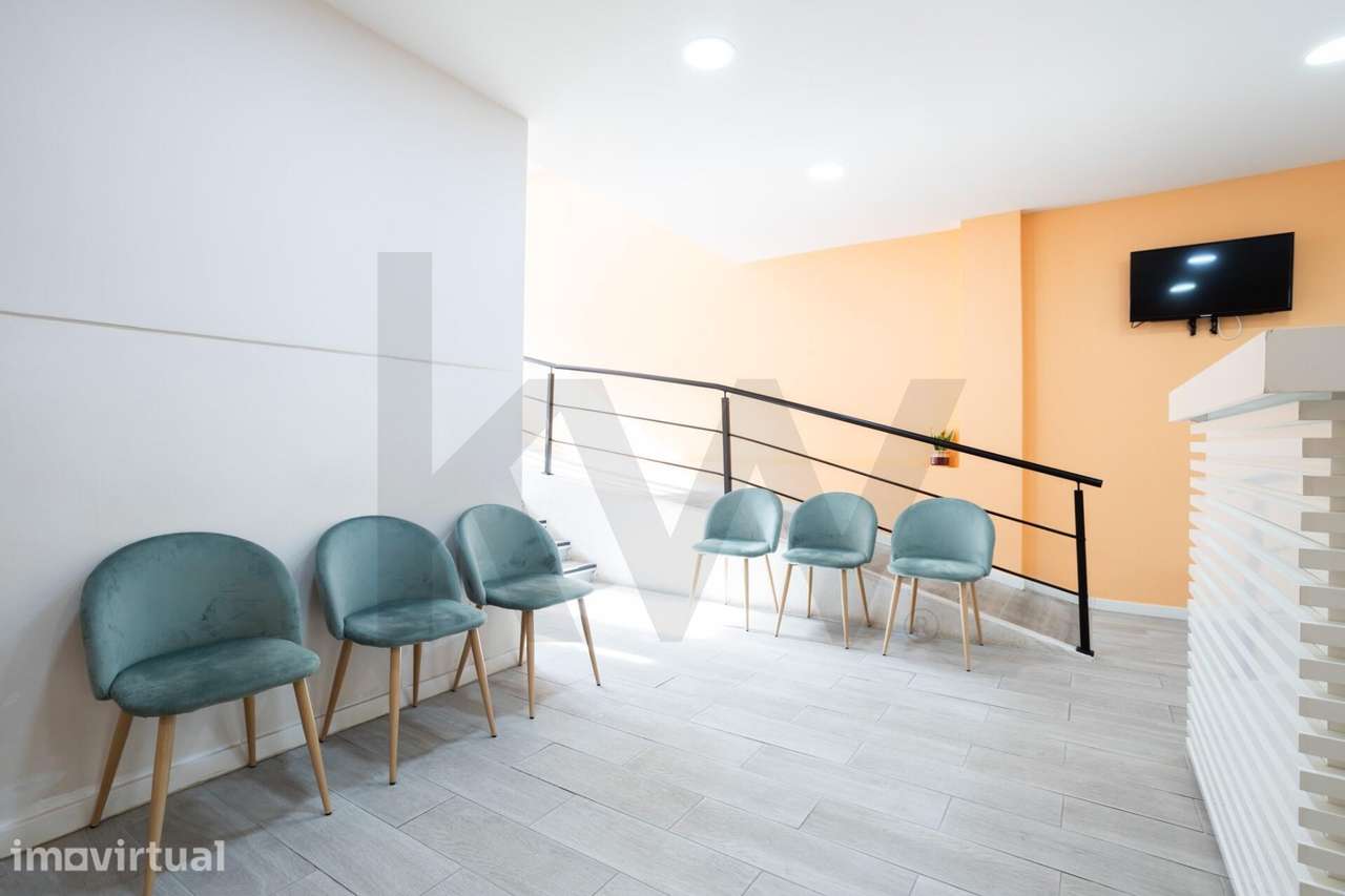 Espaço comercial na Cova Piedade com 166 m2 e Forte Potencial de Rendi - Grande imagem: 4/32
