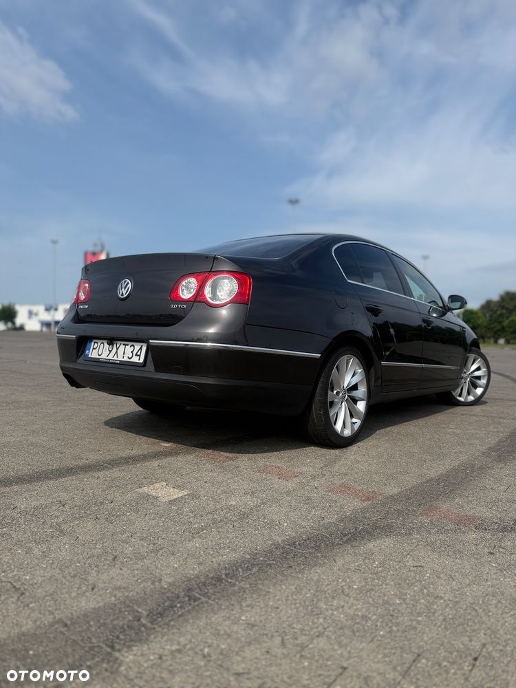 Volkswagen Passat 2.0 TDI DPF Highline - 6