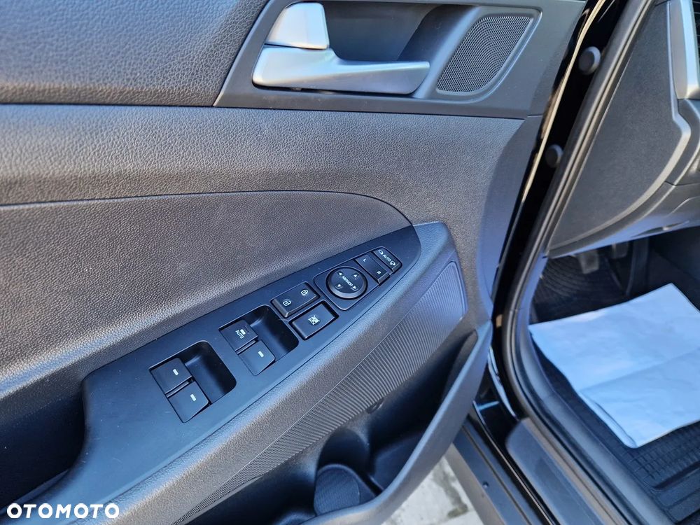 Hyundai Tucson blue 1.6 GDi 2WD Navi - 35