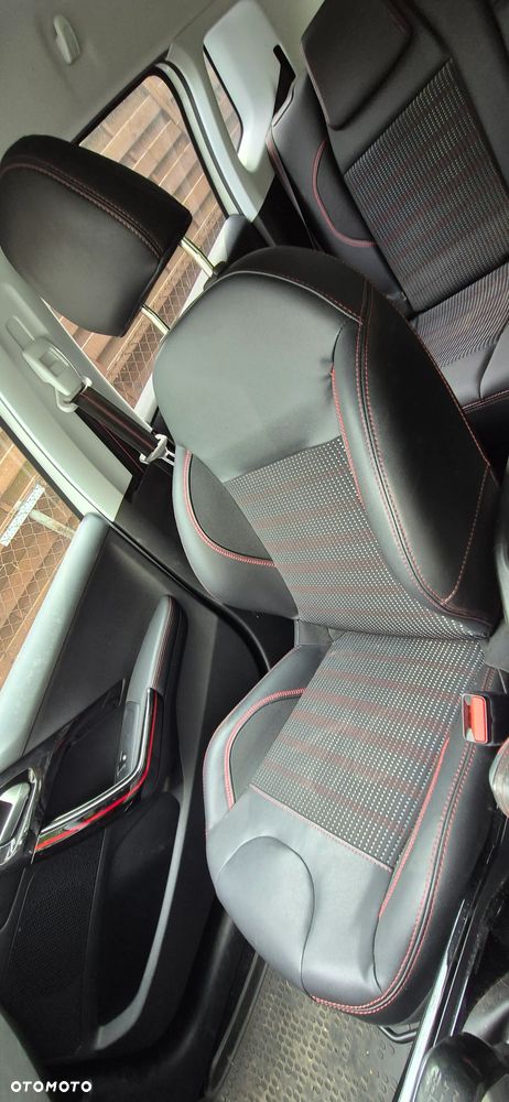 Peugeot 2008 PureTech 110 Stop&Start GT-Line Edition - 24