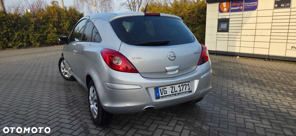 Opel Corsa 1.2 16V Enjoy - 11