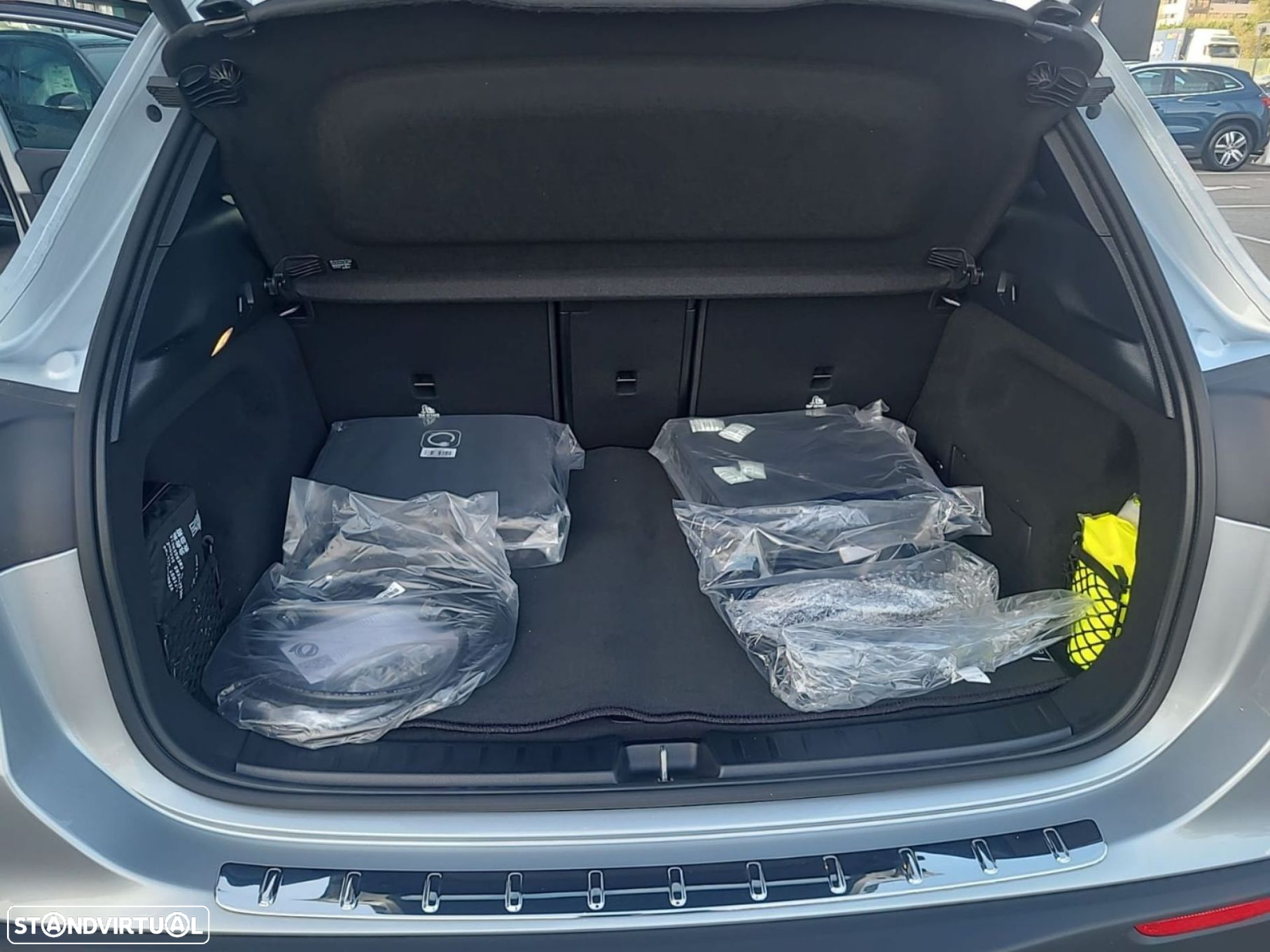 Mercedes-Benz EQA 250+ Edition - 19