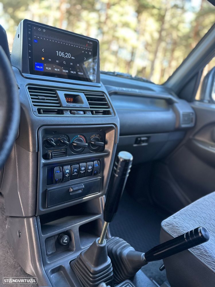 Mitsubishi Pajero 2.5 TDi GLX - 18