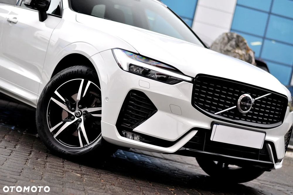 Volvo XC 60 B4 D AWD Ultimate Dark - 3