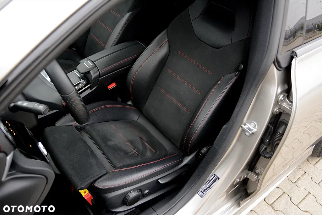 Mercedes-Benz CLA 180 Shooting Brake AMG Line - 20