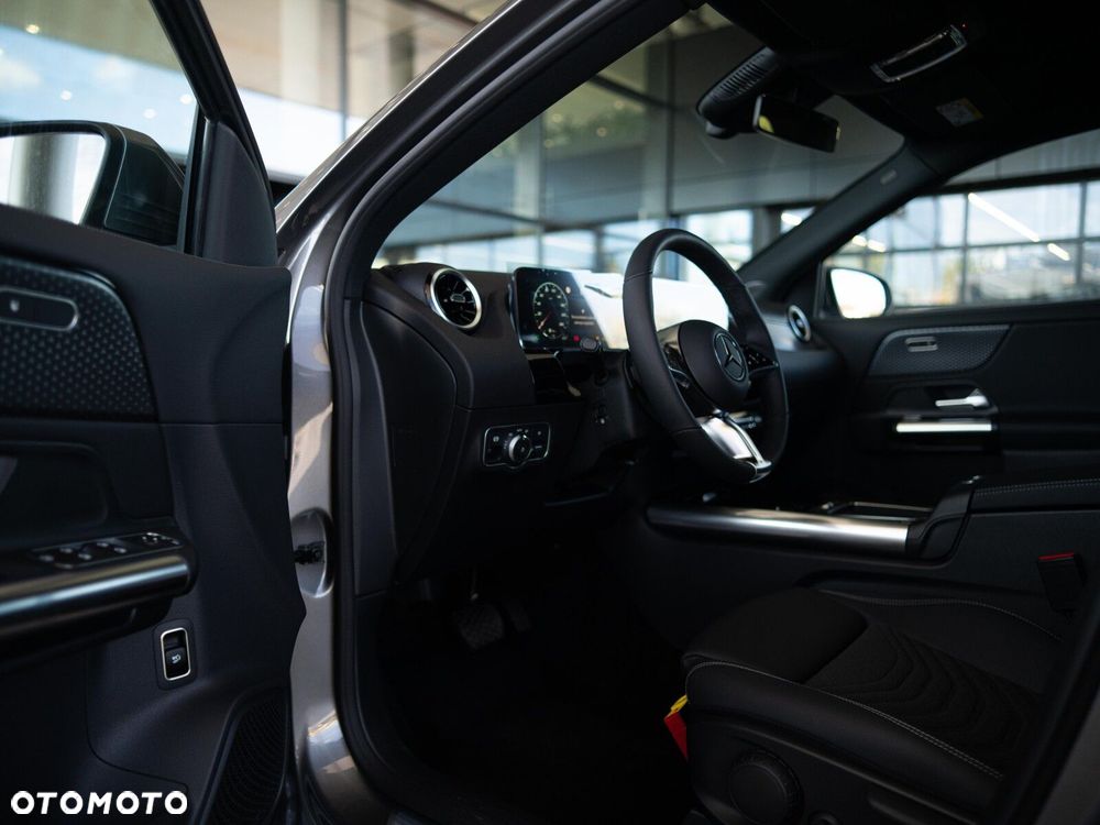 Mercedes-Benz GLA - 9