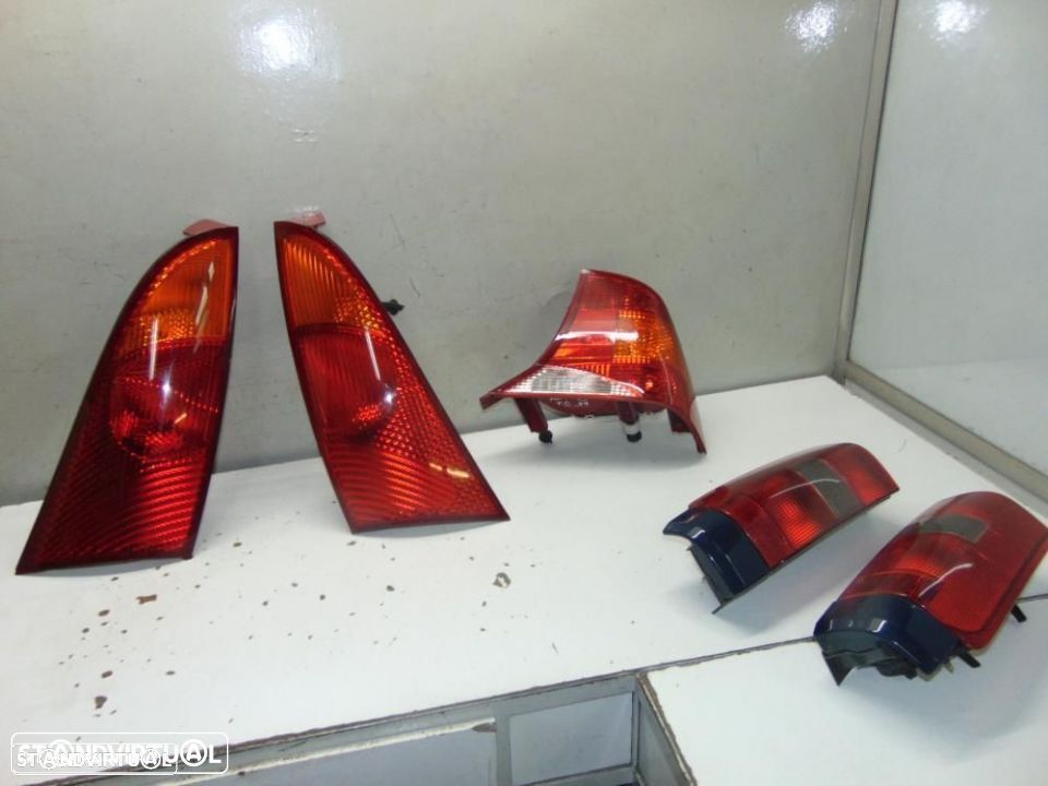 Ford Focus carrinha 1999 farolins - 1