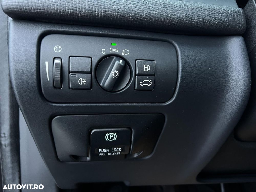 Volvo XC 60 DRIVe Momentum - 24