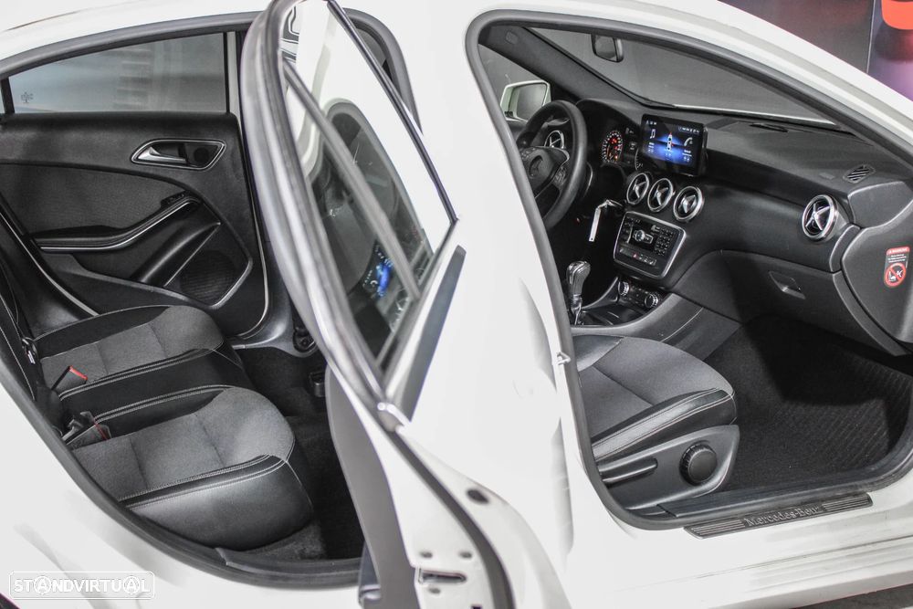 Mercedes-Benz A 180 CDI (BlueEFFICIENCY) Urban - 16