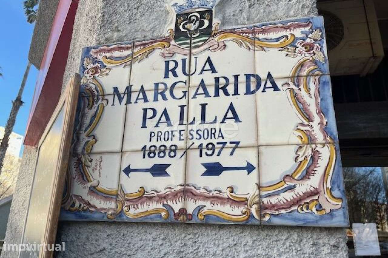 Garagem Box à Venda em Algés – Segurança, Comodidade e Boa Localiza... - Grande imagem: 5/10