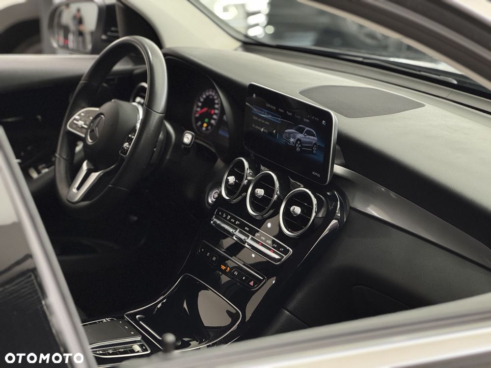 Mercedes-Benz GLC - 38