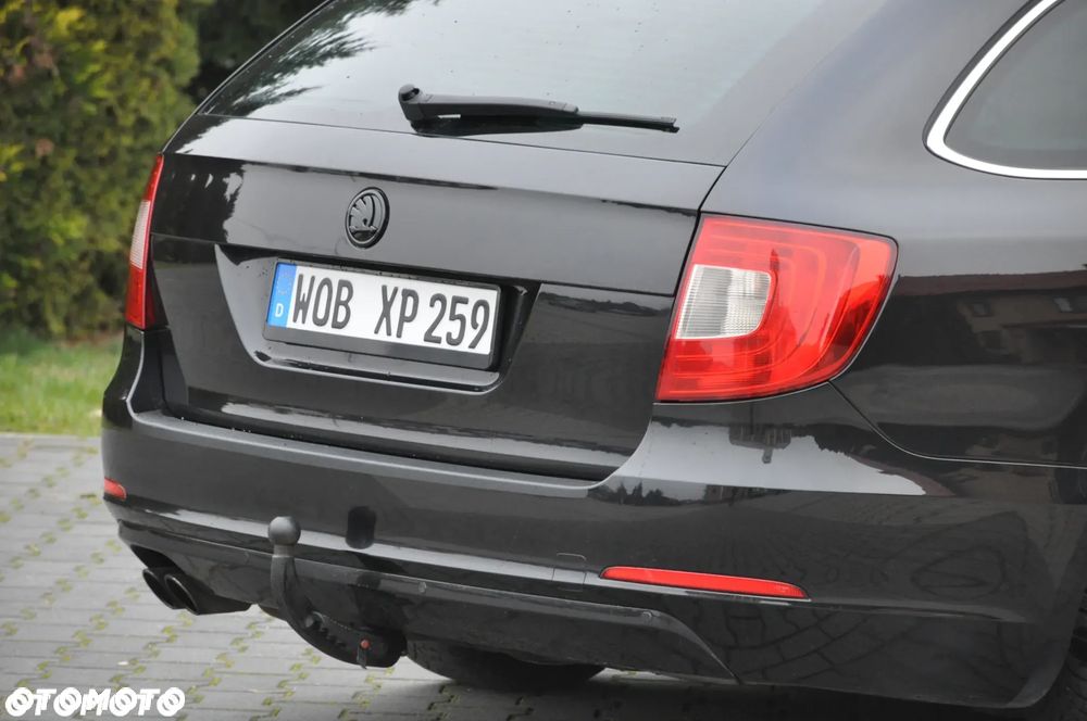 Skoda Superb 2.0 TDI DSG Exclusive - 17