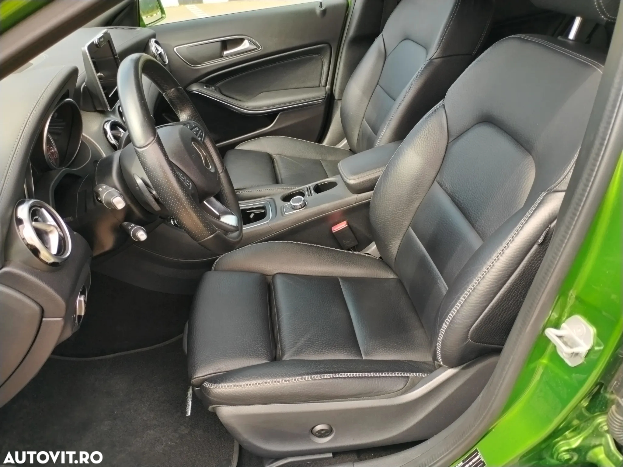 Mercedes-Benz GLA - 8
