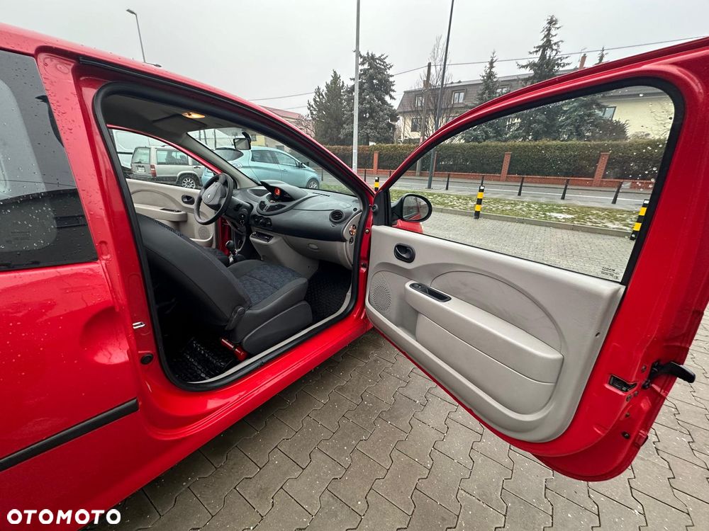 Renault Twingo 1.2 LEV 16V 75 eco2 - 10