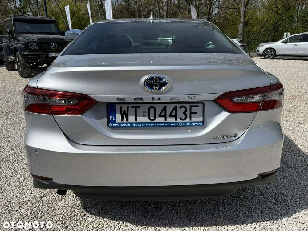 Toyota Camry - 18