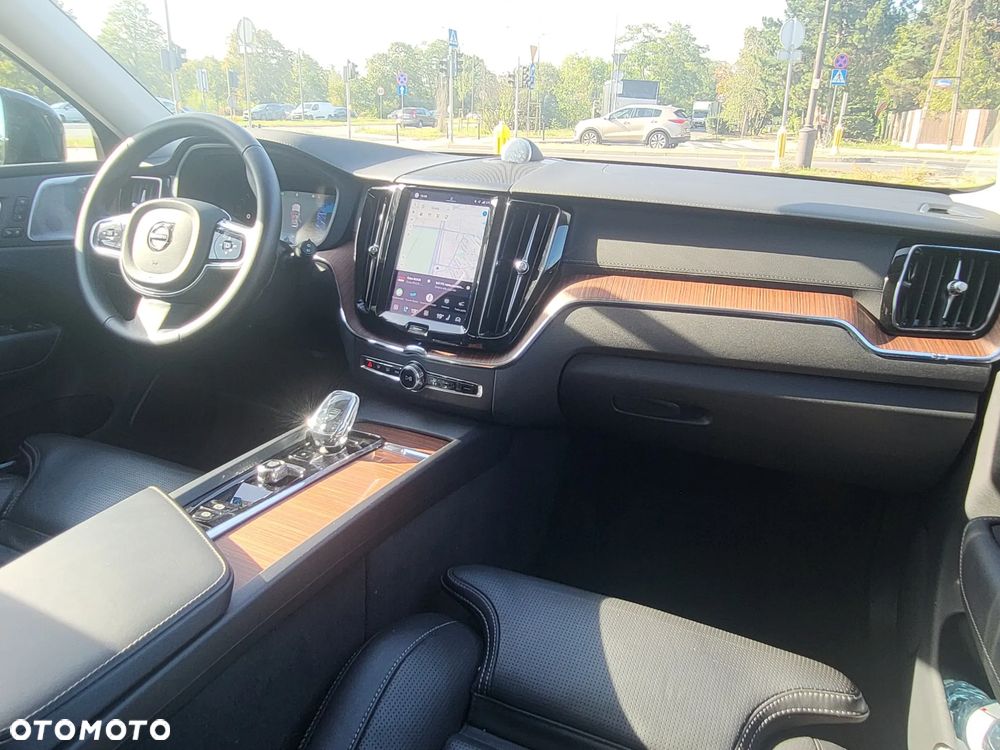 Volvo XC 60 B4 D Ultimate Dark - 11