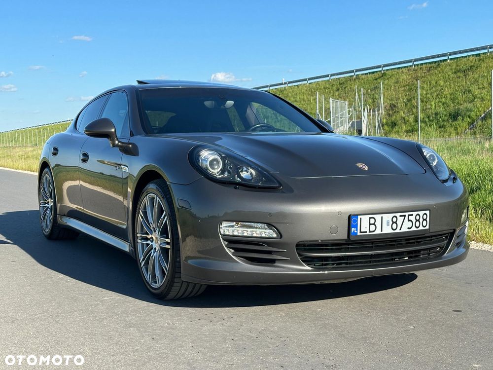 Porsche Panamera - 12