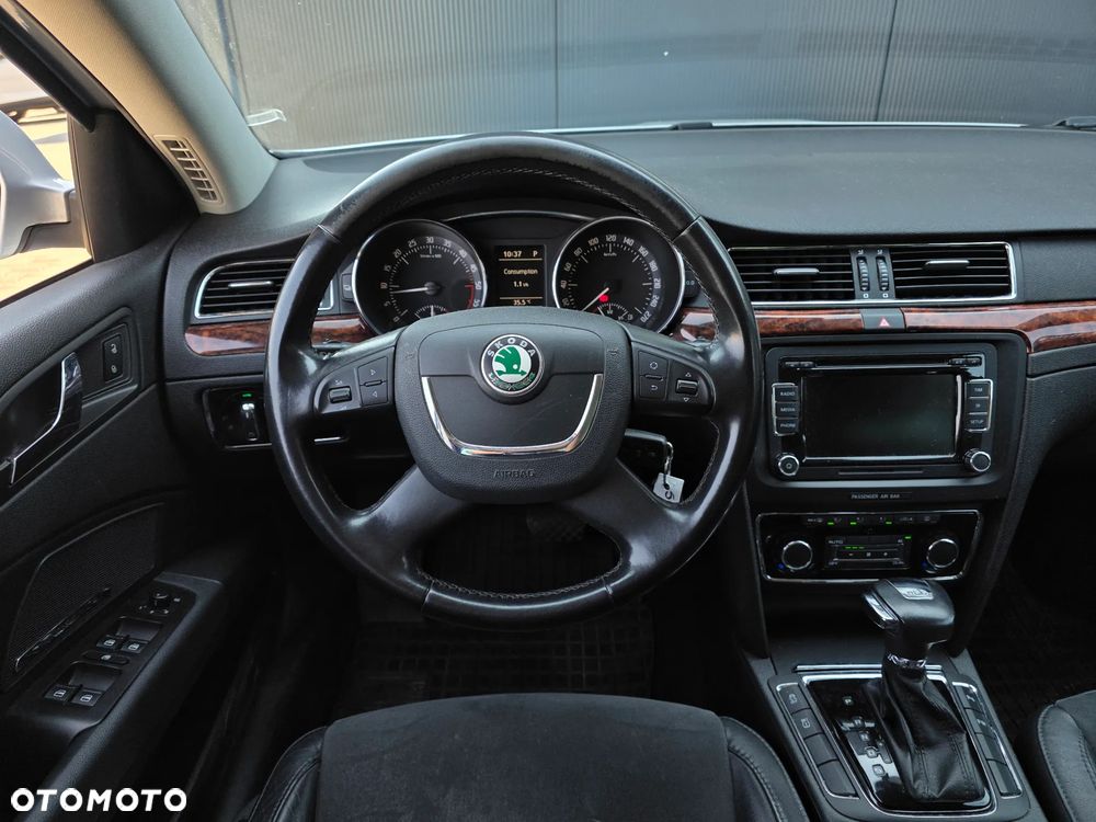 Skoda Superb 2.0 TDI DSG Exclusive - 8