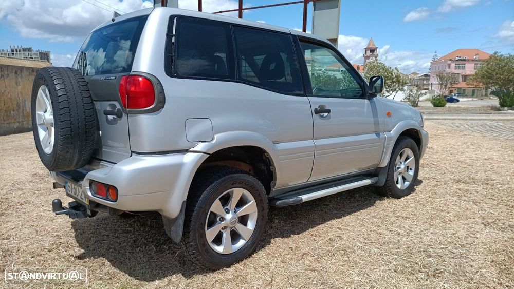 Nissan Terrano 3.0 TDi Luxury - 2