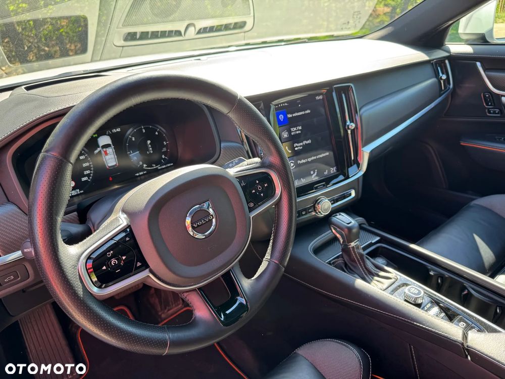Volvo V90 Cross Country - 19