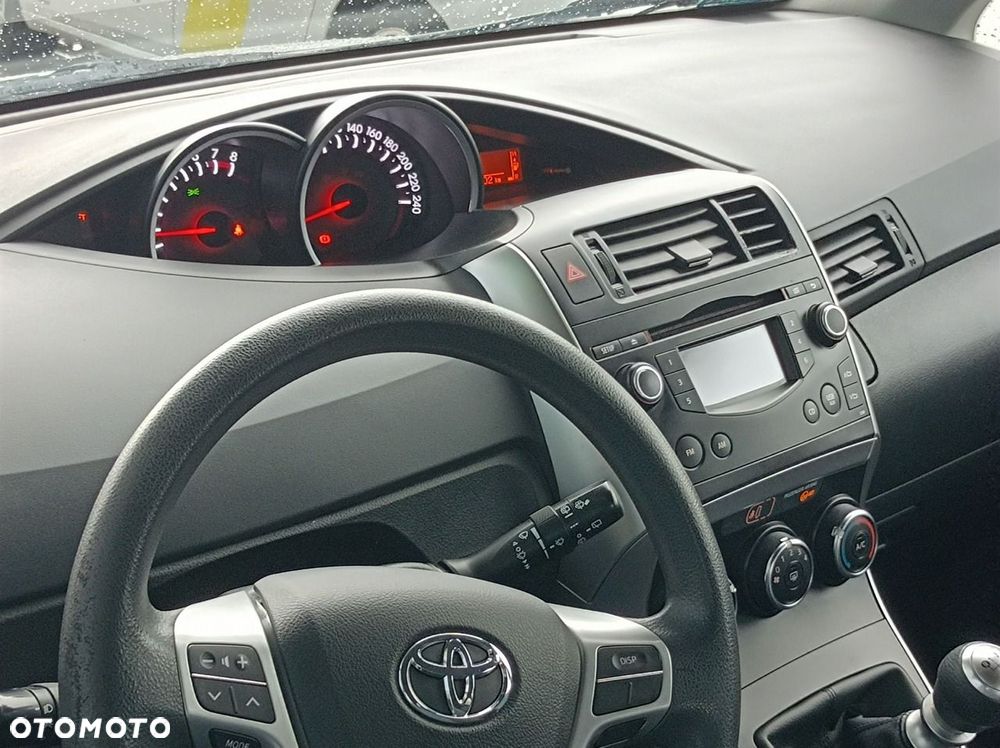 Toyota Verso - 18