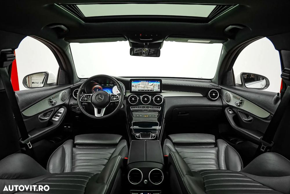 Mercedes-Benz GLC 300 e 4Matic 9G-TRONIC AMG Line - 2