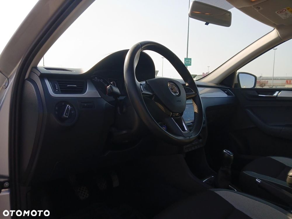 Skoda RAPID 1.0 TSI Ambition - 19