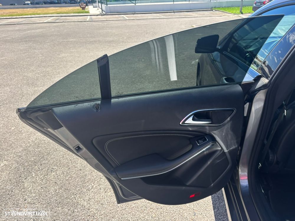 Mercedes-Benz CLA 200 d 4Matic 7G-DCT AMG Line - 57