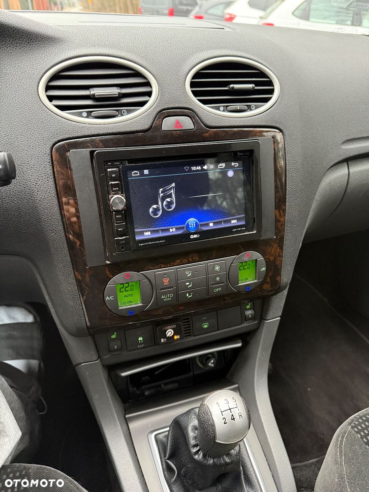 Ford Focus 2.0 Ghia - 13