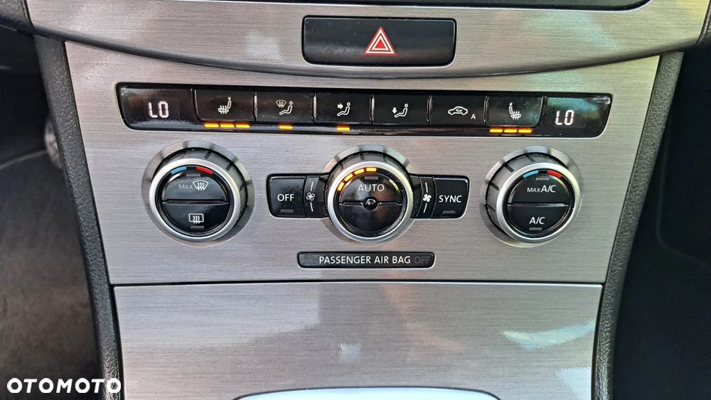 Volkswagen Passat 2.0 TDI DPF DSG Individual Chrom - 11