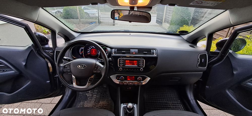 Kia Rio 1.2 Dream Team Edition - 33