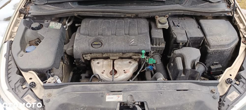 Citroën C4 1.4 16V Style - 8