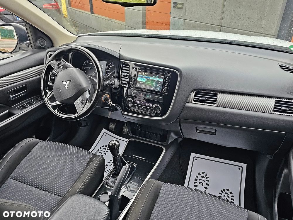 Mitsubishi Outlander 2.0 2WD Invite - 18